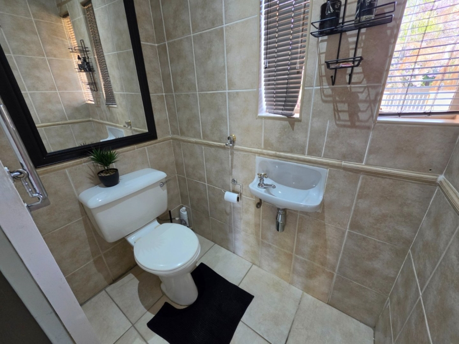 4 Bedroom Property for Sale in Wilkoppies North West